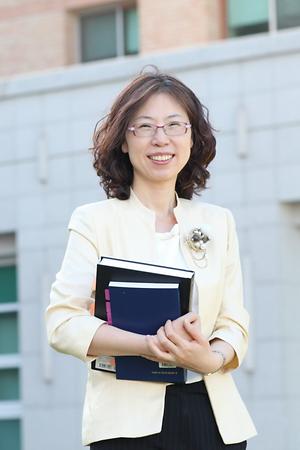 윤미라